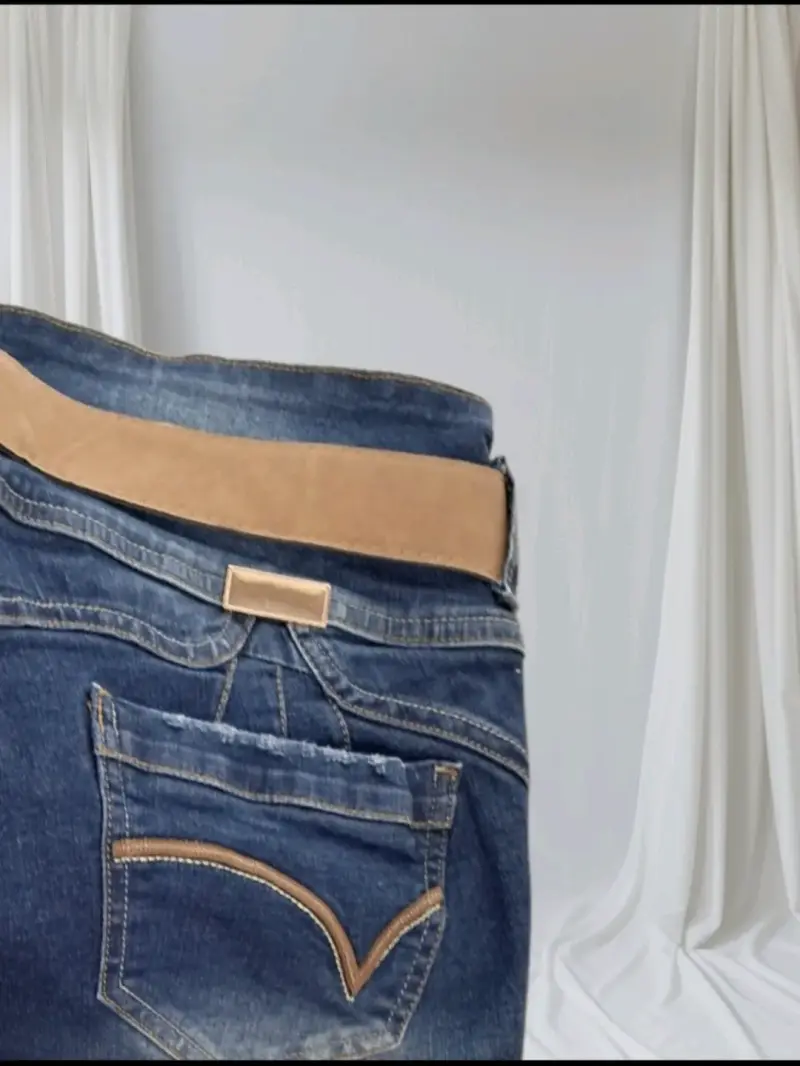 Jeans azul push up a la cintura - 1