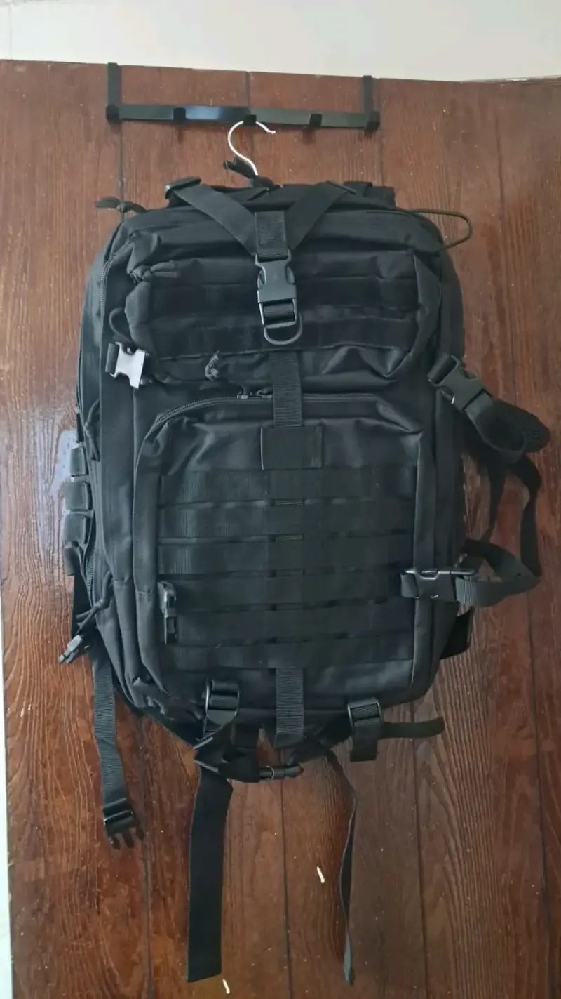 Mochila de viajera negra