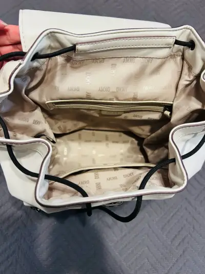 Mochila DKNY blanca - miniatura 4