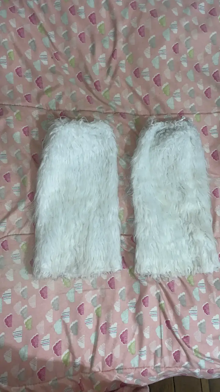 Polainas de peluche blanca