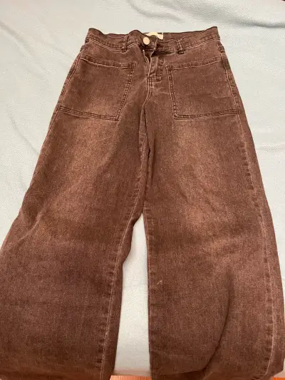 Pantalones de mezclilla grises oscur con bolsillos - miniatura 1