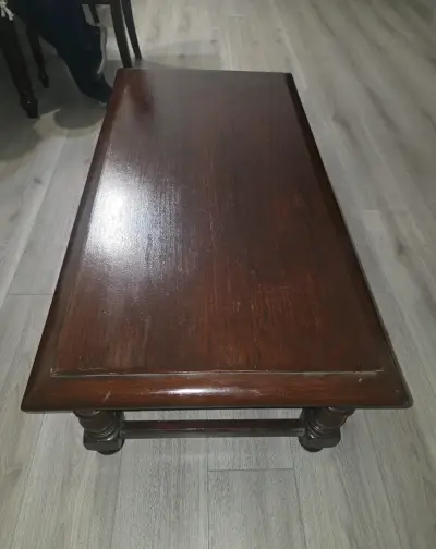 Mesa de centro de madera oscura - miniatura 1