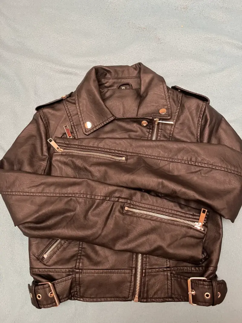Chaqueta de ecocuero negra estilo biker - 2