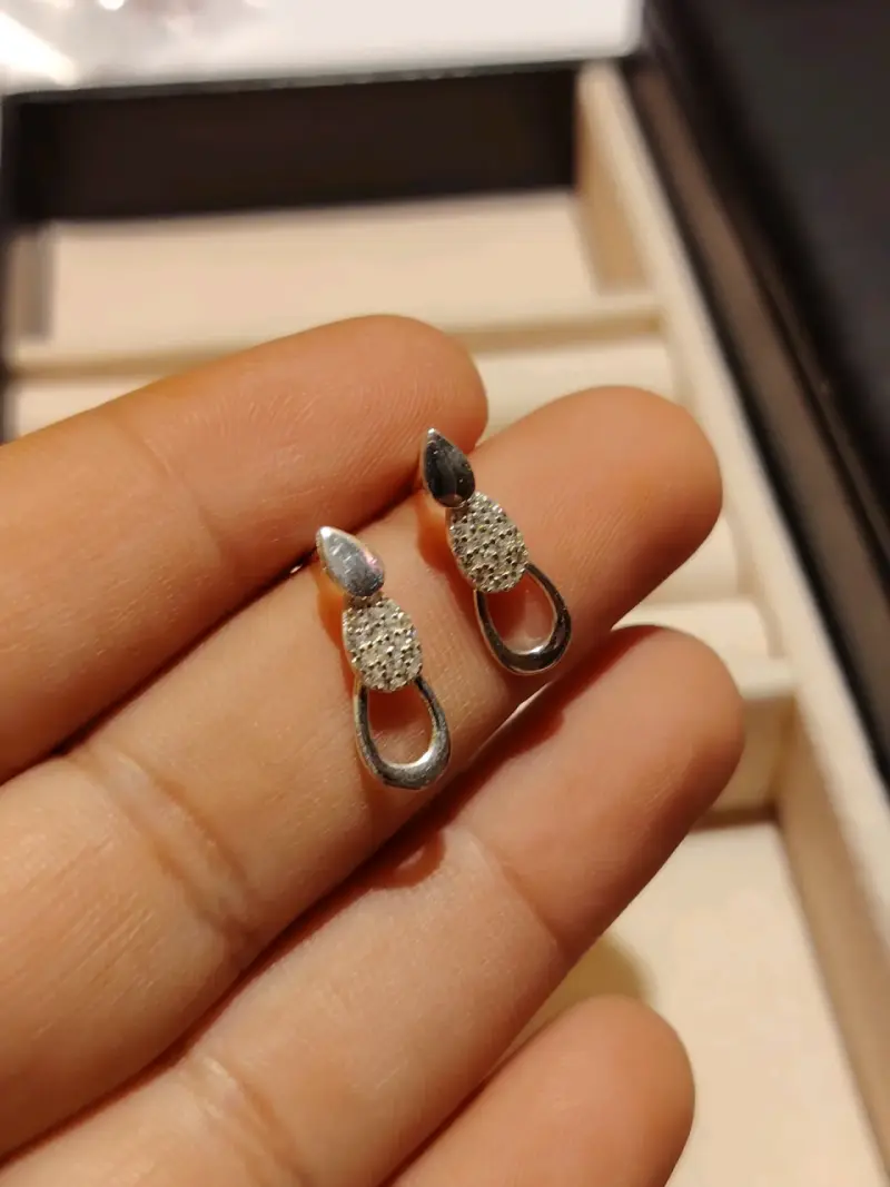 Elegantes aros de plata 925 con diseño moderno