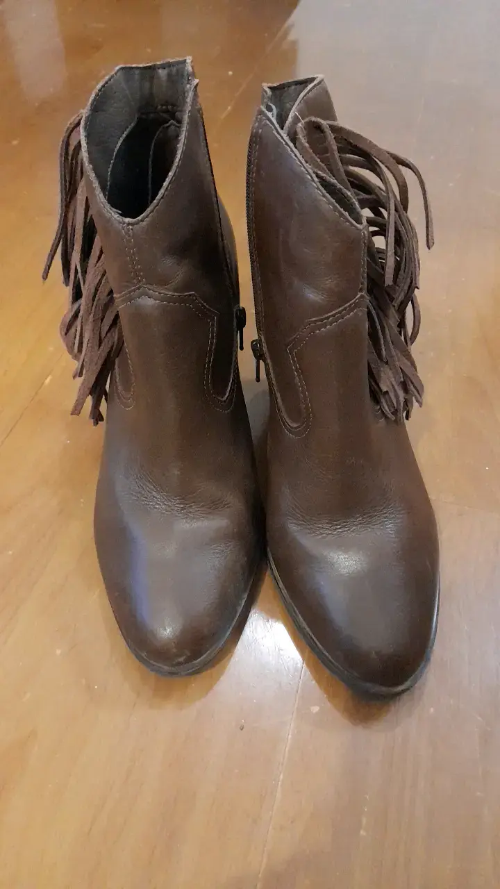 Botines de cuero marrón con flecos - 2