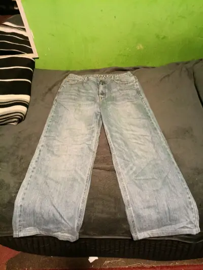 Jeans baggy de mezclilla azul claro para hombre - miniatura 1