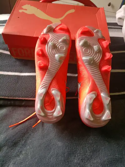 Botines de fútbol Puma rojos nuevos - miniatura 2
