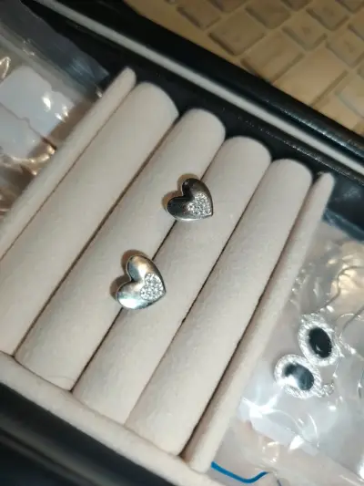Aros de corazón en plata 925 con brillantes - miniatura 1