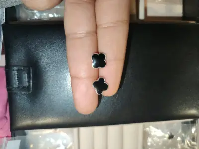 Aros de plata 925 diseño de trébol negro - miniatura 2