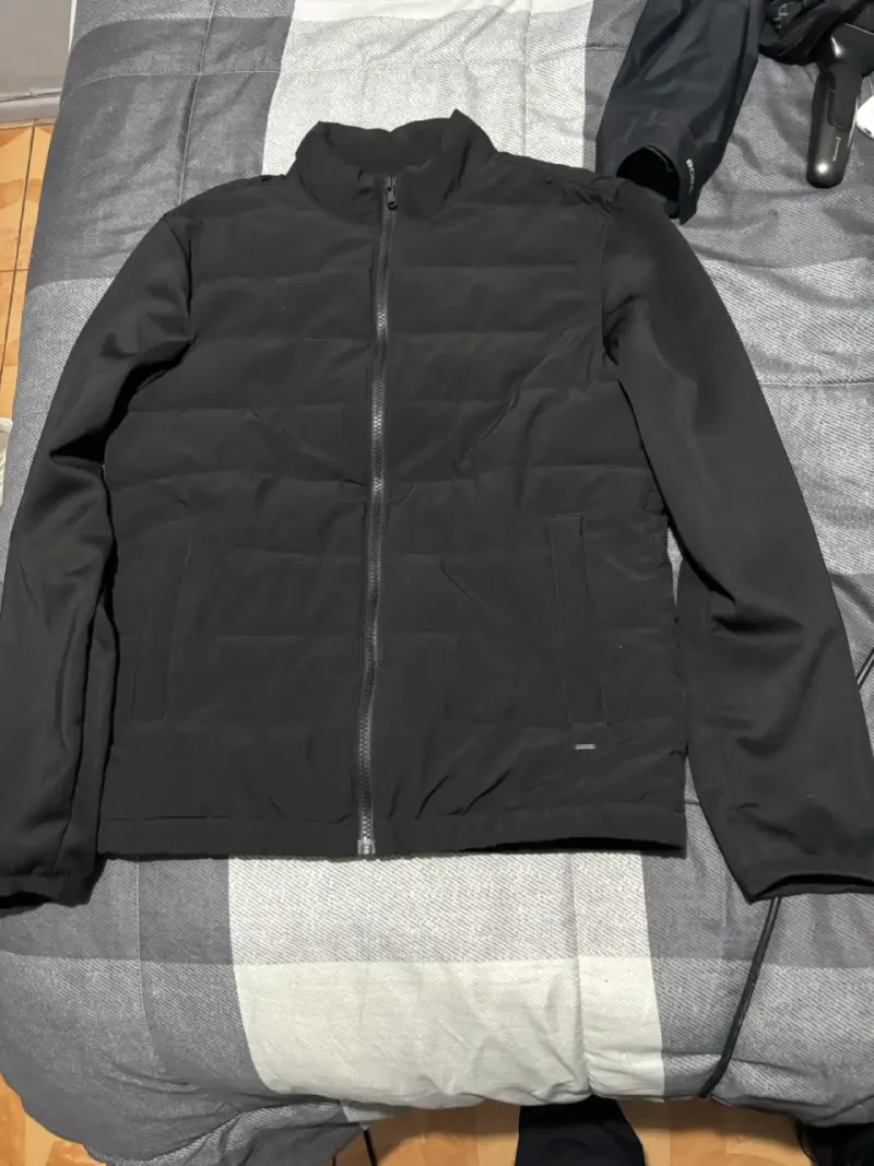 Chaqueta negra acolchada para hombre - 1