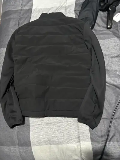 Chaqueta negra acolchada para hombre - miniatura 2
