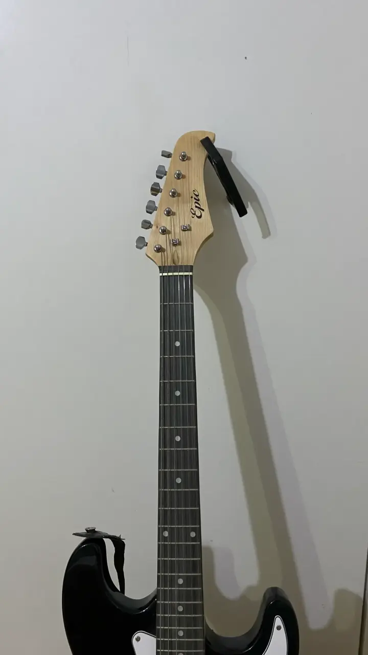 Guitarra eléctrica Epic con amplificador - 3