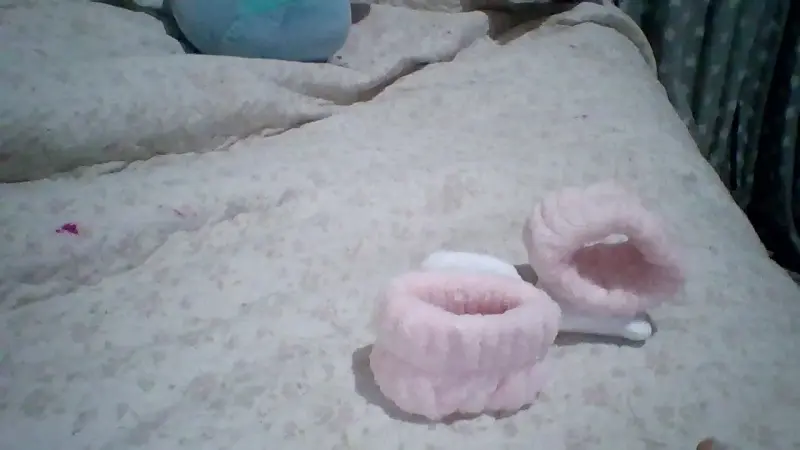 muñequeras rosadas de felpa - 3