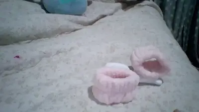 muñequeras rosadas de felpa - miniatura 3