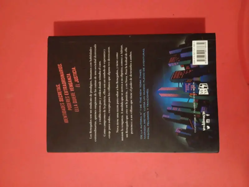 Libro 'Renegados' de Marissa Meyer - 2