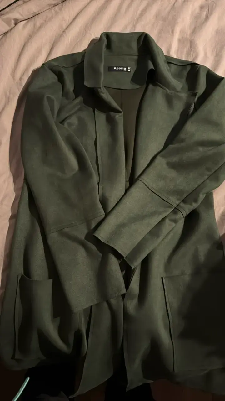Abrigo verde oliva tela peruana