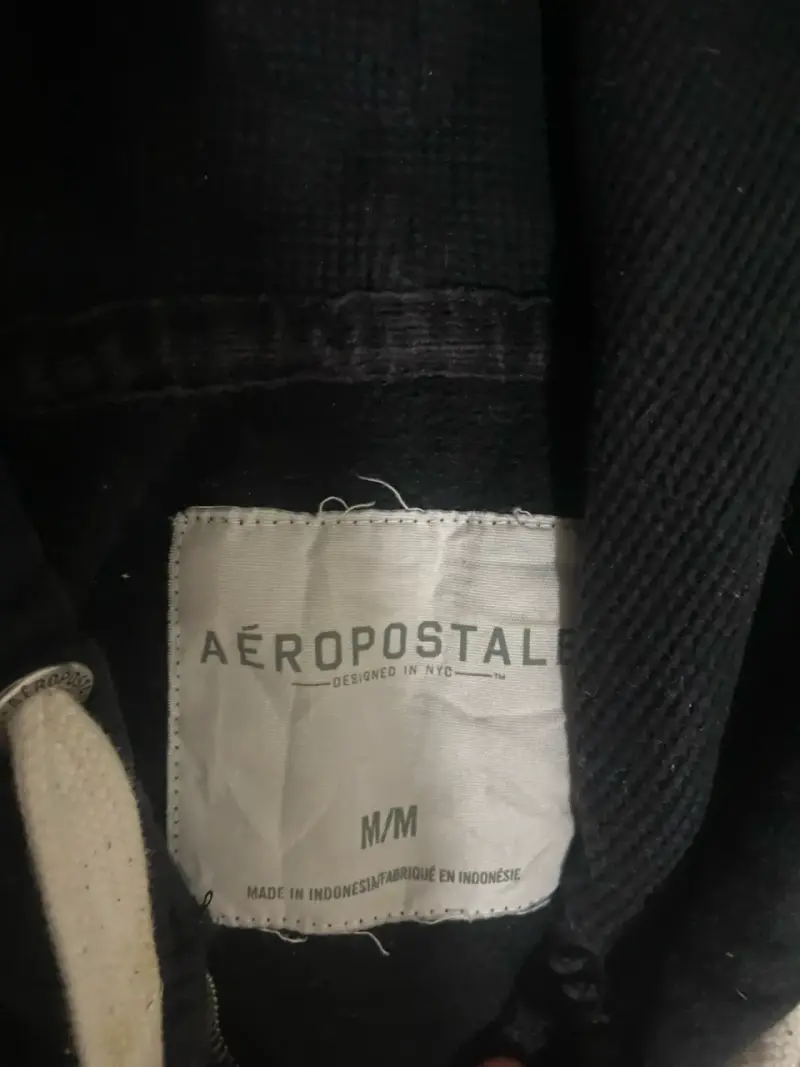 Polerón con capucha Aeropostale negro - 2