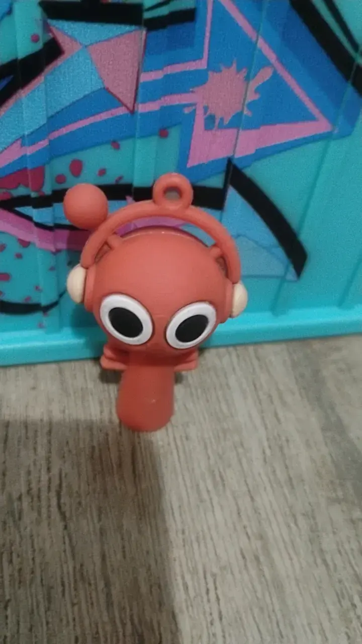 Llavero de goma con diseño divertido