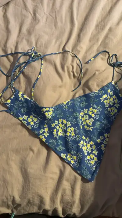 Top halter floral azul y amarillo Zara - miniatura 2