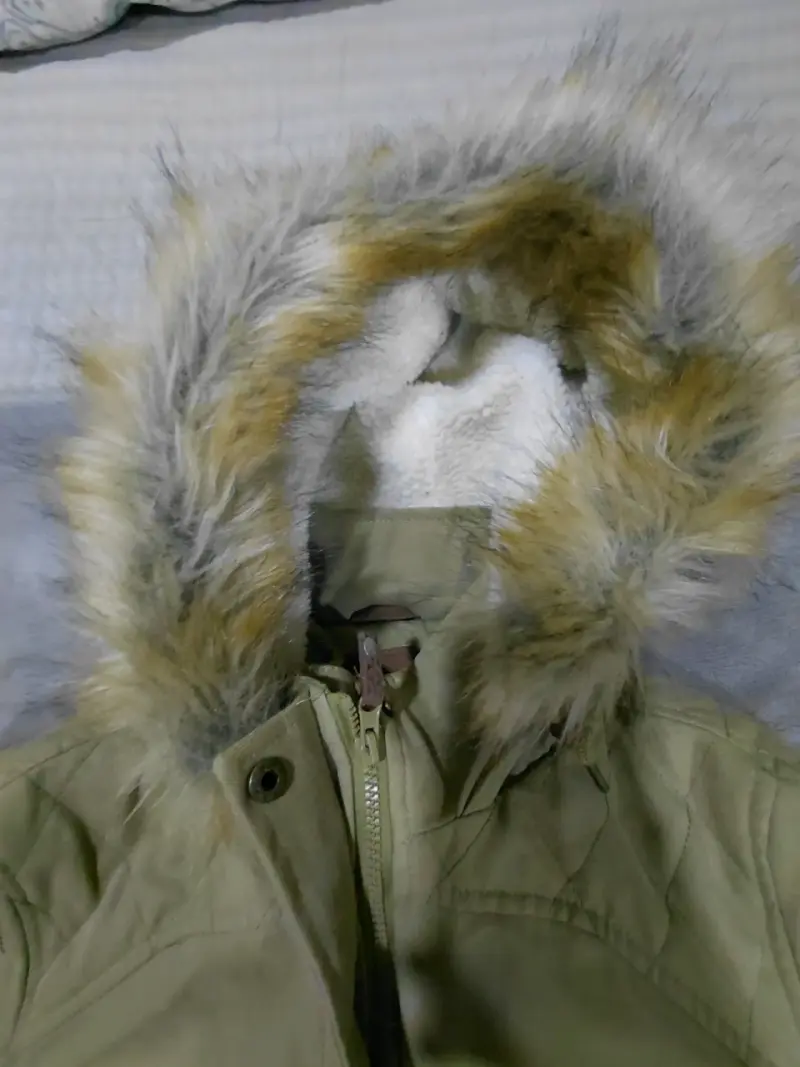 Parka verde con capucha de piel sintética - 3