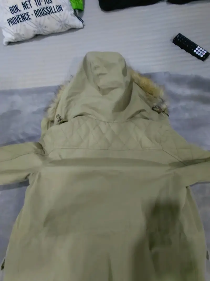 Parka verde con capucha de piel sintética - 5