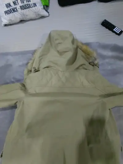 Parka verde con capucha de piel sintética - miniatura 5