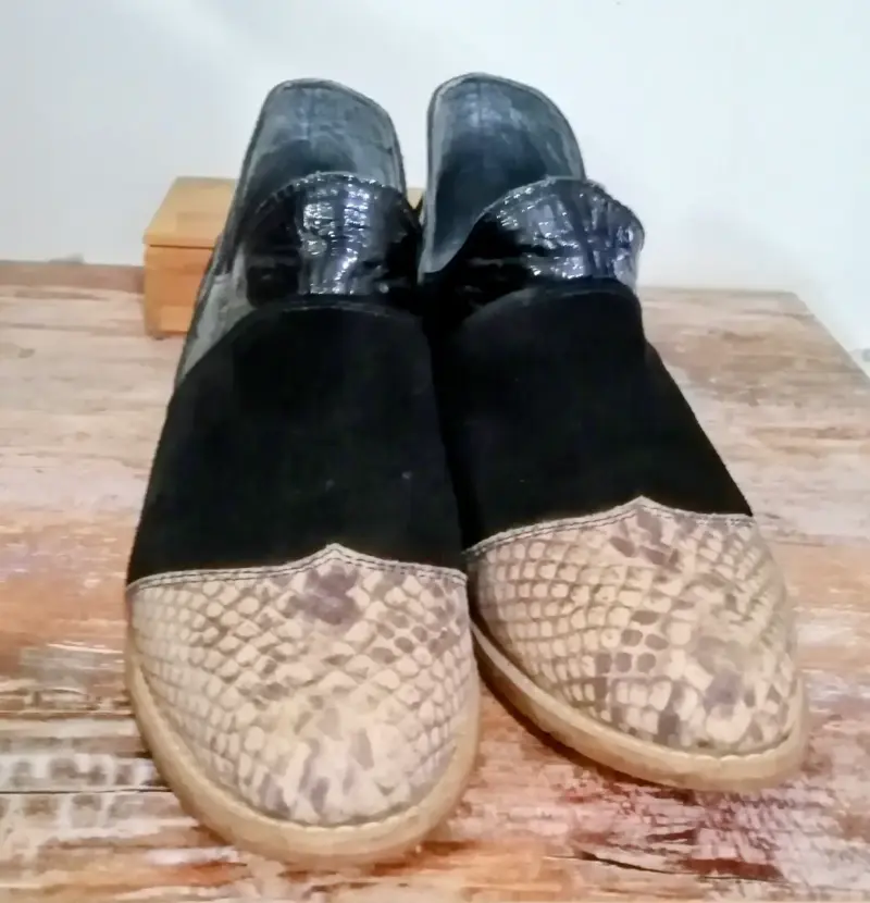 Zapatos de cuero con diseño de serpiente - 2