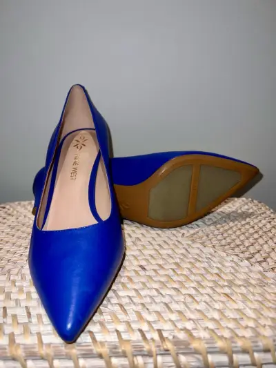 Zapatos de tacón azul eléctrico elegantes - miniatura 3