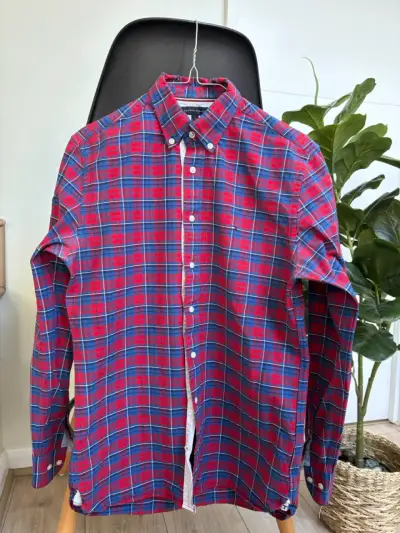 Camisa a cuadros roja y azul para hombre - miniatura 1