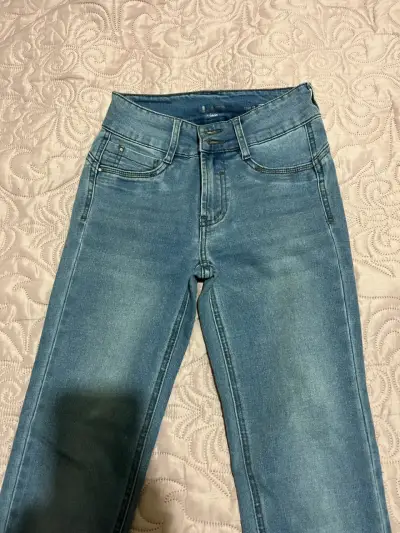 Jeans azul claro para mujer talla 34 - miniatura 1