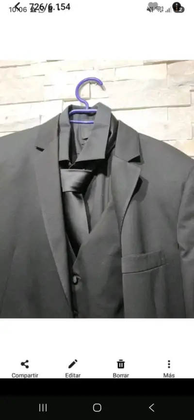 Traje formal negro con corbata - miniatura 1