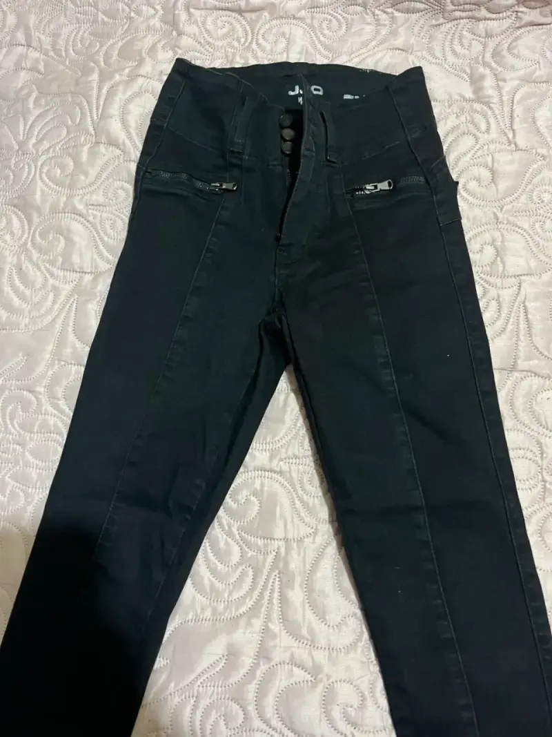 Pantalones negros de mujer con cierre - 1