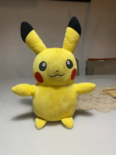 Peluche Pikachu grande 33 cm – Pokémon - miniatura 1