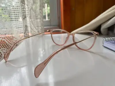 Lentes ópticos Tous rosados de diseño elegante - miniatura 1