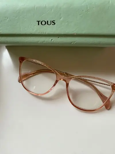 Lentes ópticos Tous rosados de diseño elegante - miniatura 2