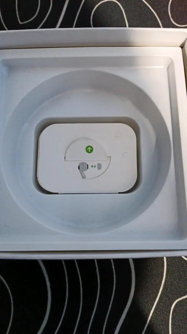 Auriculares inalámbricos Apple AirPods Pro 2 Usado - 3