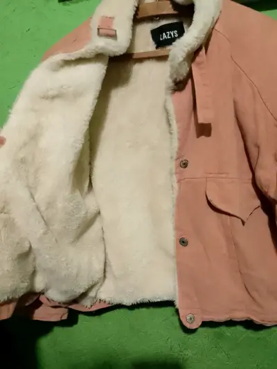 Chaqueta de invierno rosa con forro de lana - miniatura 2