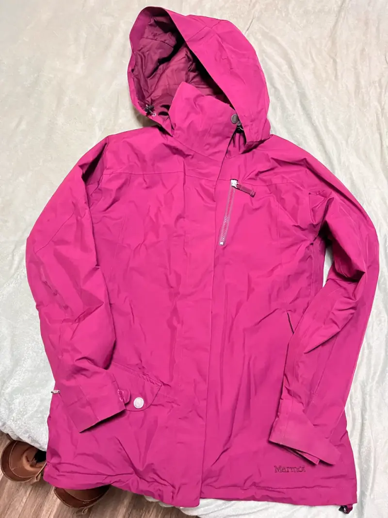Chaqueta impermeable Marmot fucsia con capucha - 1