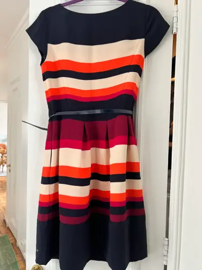 Vestido a rayas con cinturón Tommy Hilfiger - miniatura 2