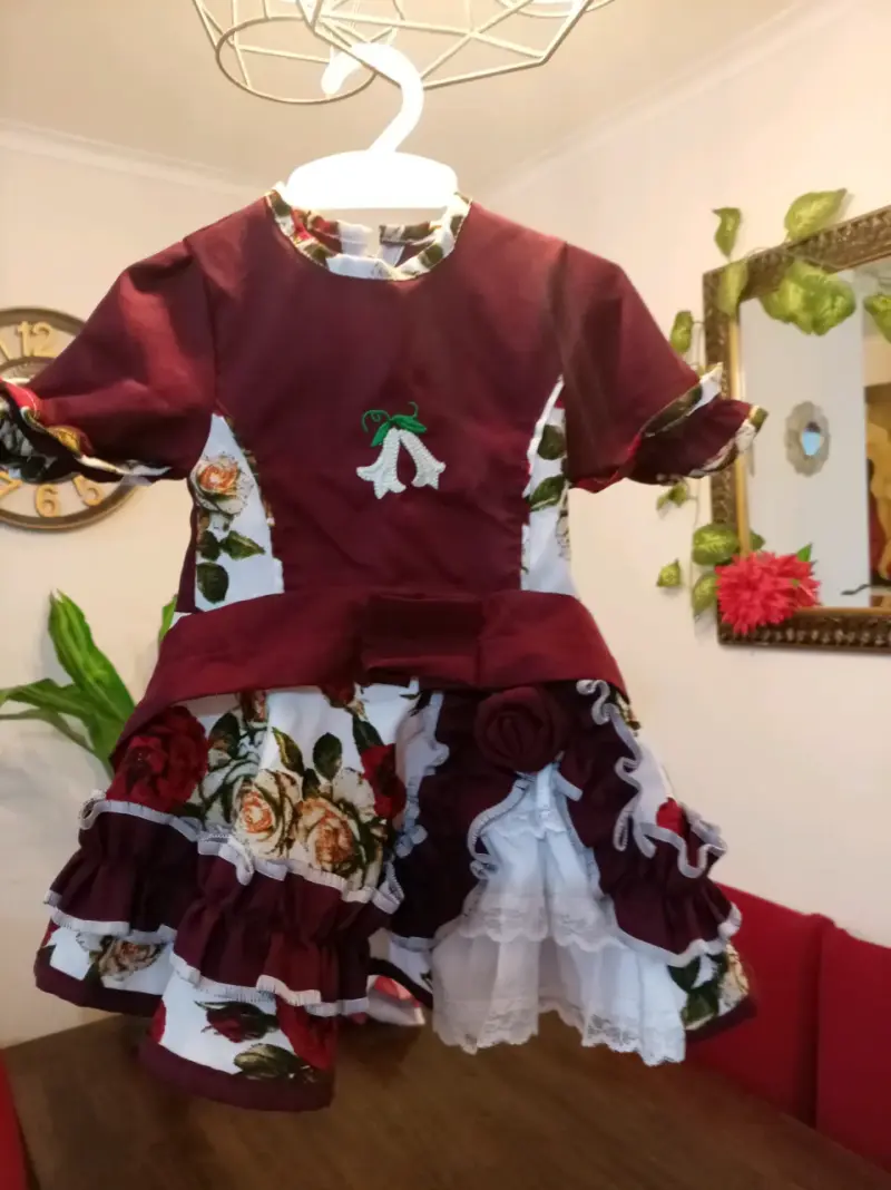 Vestido infantil floral bordó con encaje - 2