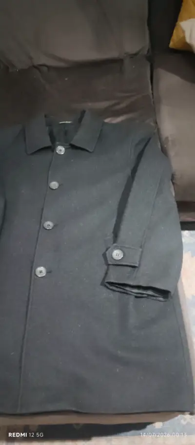 Abrigo negro de hombre, de paño - miniatura 2
