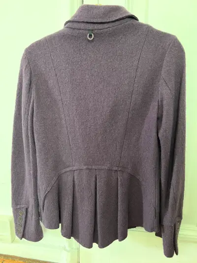 Chaqueta morada de lana para mujer - miniatura 2