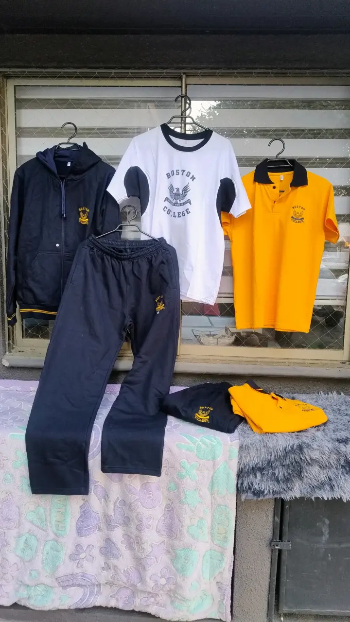 Conjunto uniforme Boston College completo