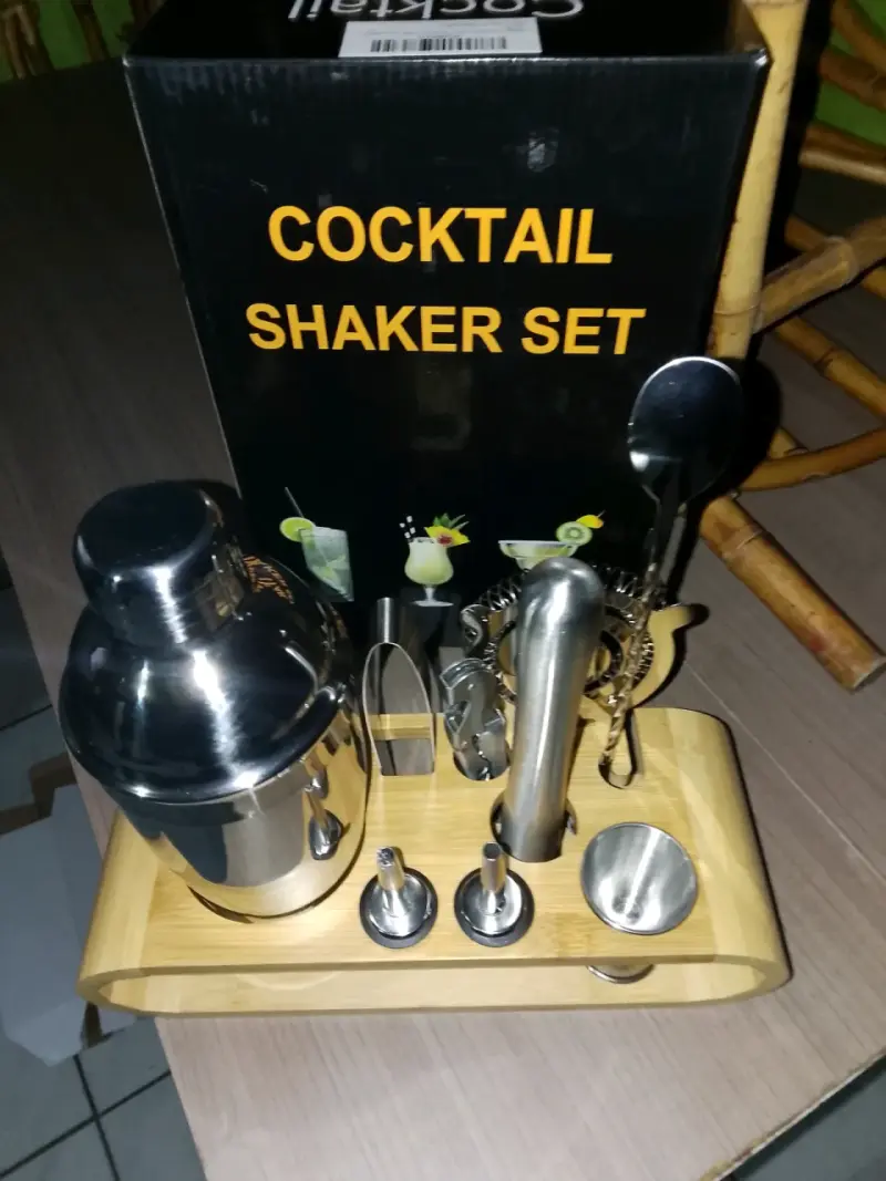 Set de coctelería con accesorios de acero inoxidable