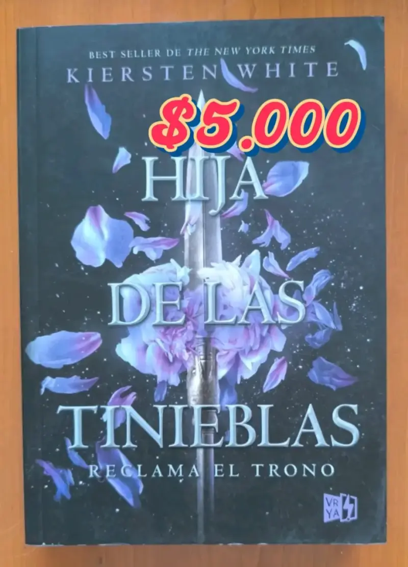 Libro 'Hija de las Tinieblas' de Kiersten White