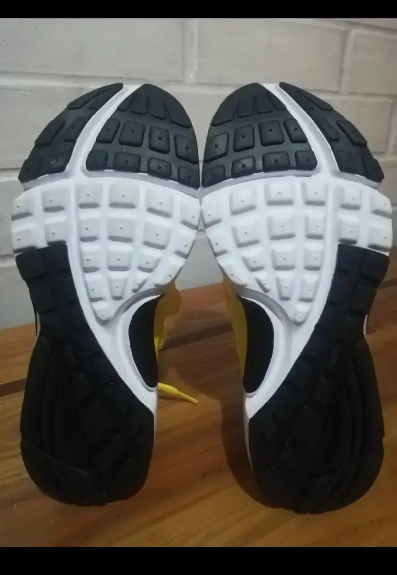 Zapatillas Nike Pokémon amarillas - 4