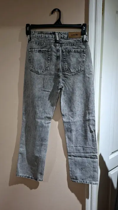 Jeans desgastados gris marca Like - miniatura 2
