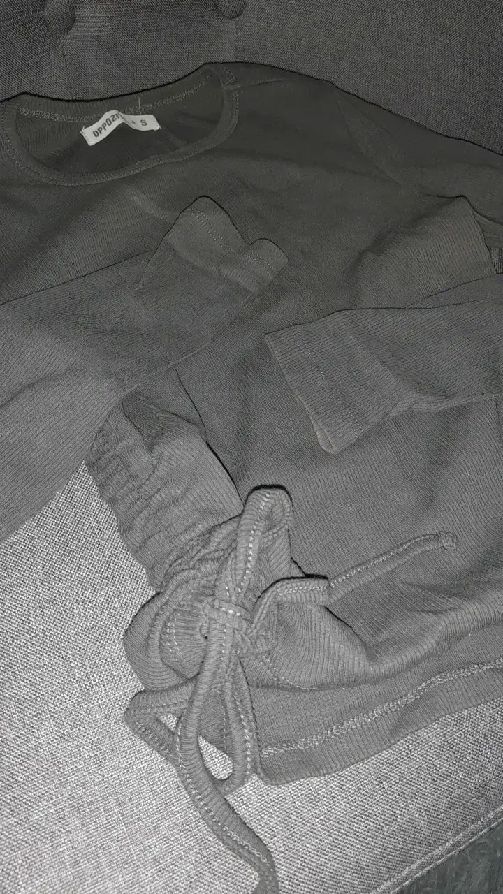 Polera gris oscuro de manga larga Opposite - 2