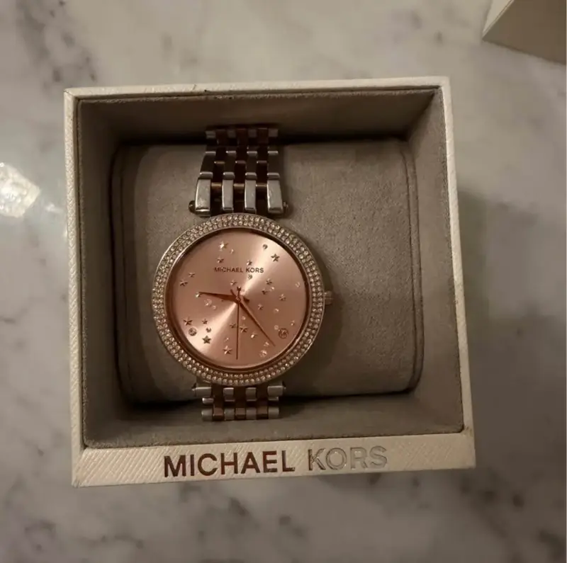 Reloj Michael Kors dorado con cristales - 4
