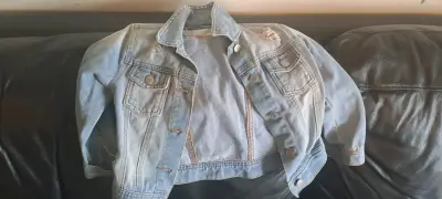 Chaqueta de mezclilla GAP para niña. - miniatura 2